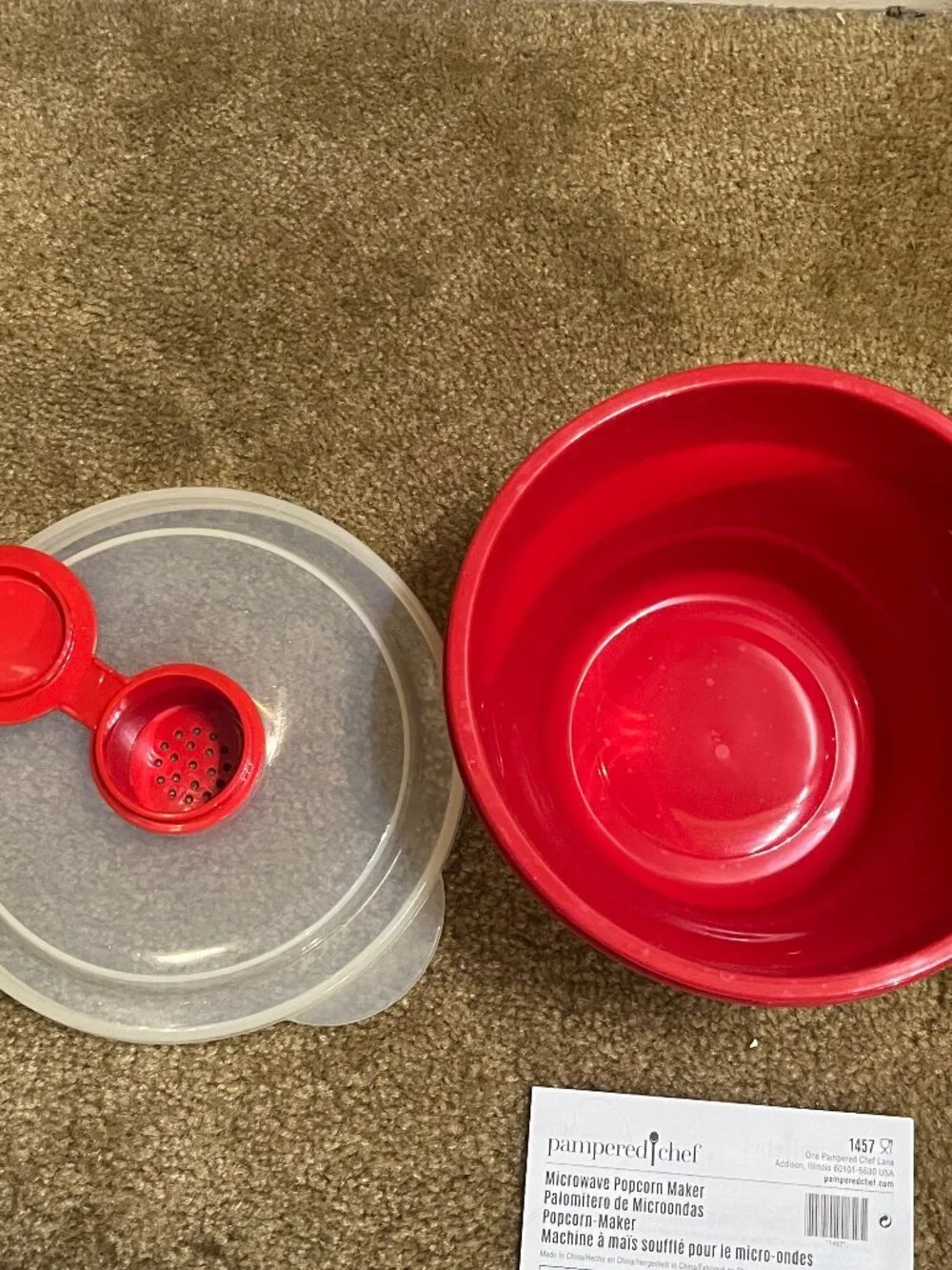 Pampered Chef - Microwave popcorn maker, new